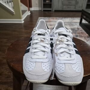 Adidas Women's Japan White and Black Sneakers IH5488 Size 8.5